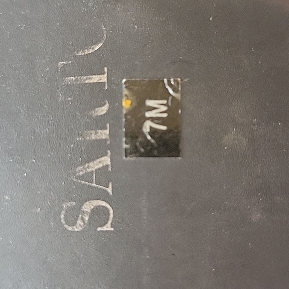 Franco SARTO black leather heeled slip on shoe  Size is 7M  Very good condition. - Picture 8 of 8